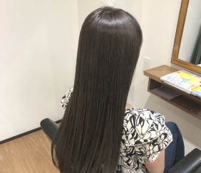 髪質改善後のつややかな髪