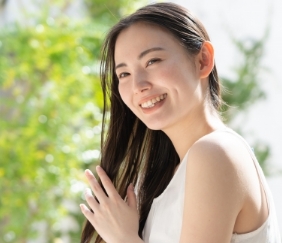 美しい髪の女性